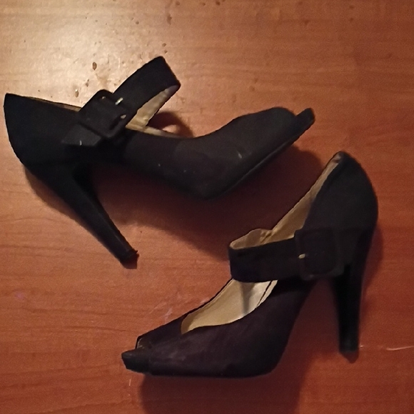 Nine West Black Peep-Toe Heels - Picture 1 of 3
